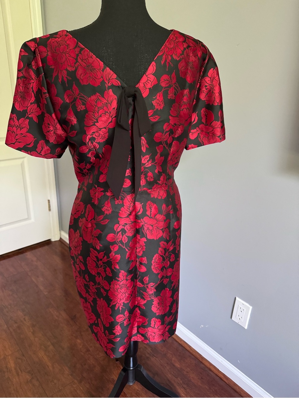 Talbots Black & Red Floral Tie-Back Chemise